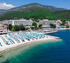 CARINE HOTEL DELFIN